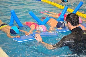 Enseñanza de natación para niños